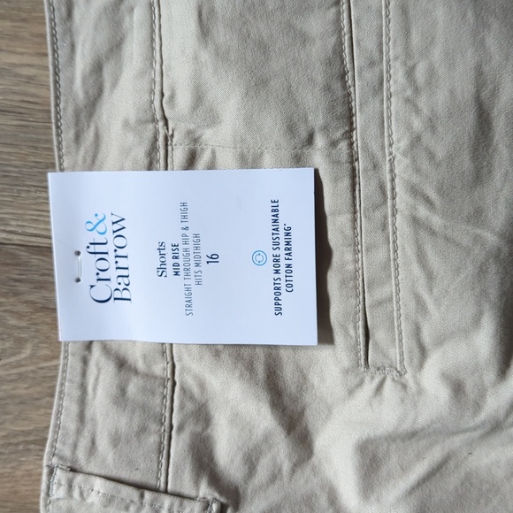 NWT Women's Size 16 Mid Rise Shorts by Croft and Barrow - Picture 4 of 7